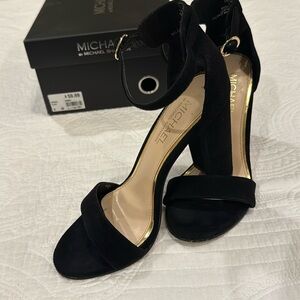 Michael Shannon black suede shoes